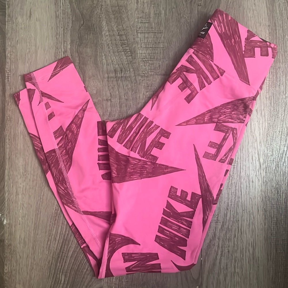 NIKE TIGHT FIT REGULAR LENGTH NWT